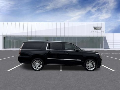 Used 2018 Cadillac Escalade ESV Platinum AWD/4WD image 2