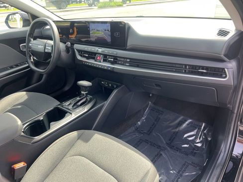 Used 2025 Kia K4 FWD image 38