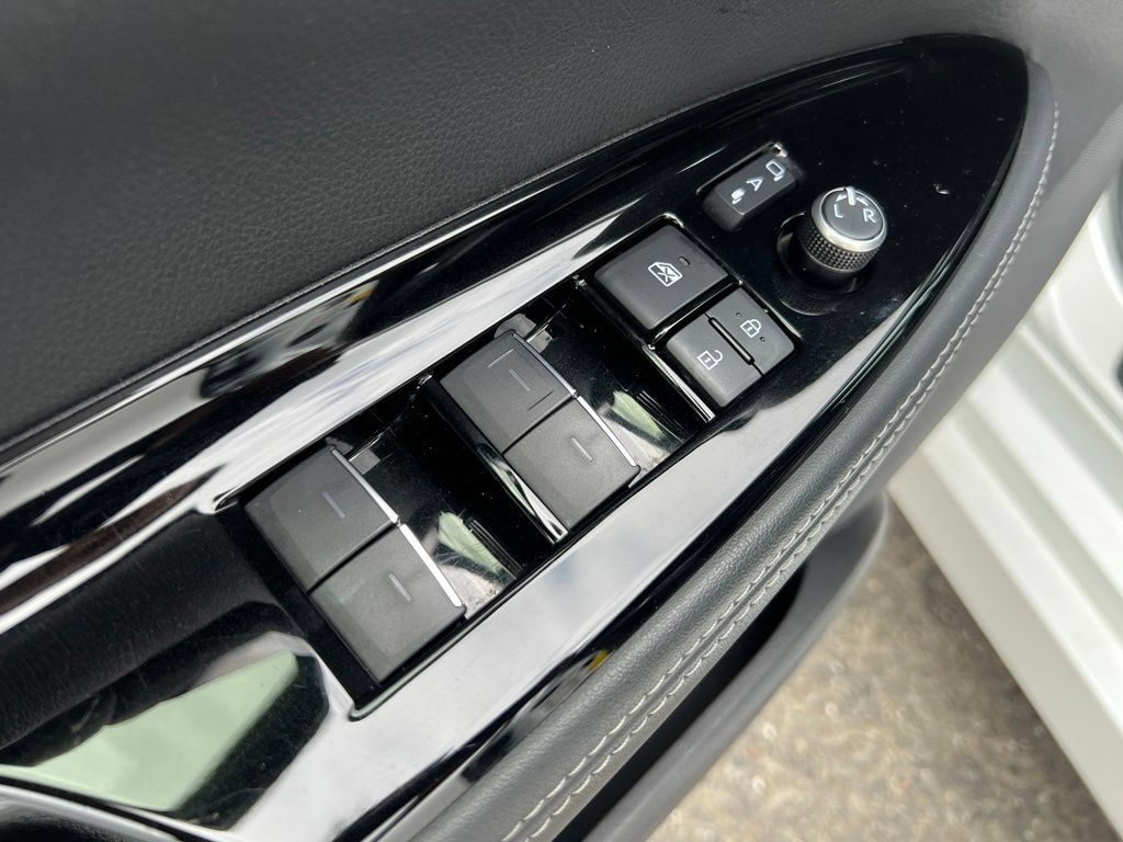 Certified 2022 Toyota Mirai w/ Advanced Technology Package RWD image 39