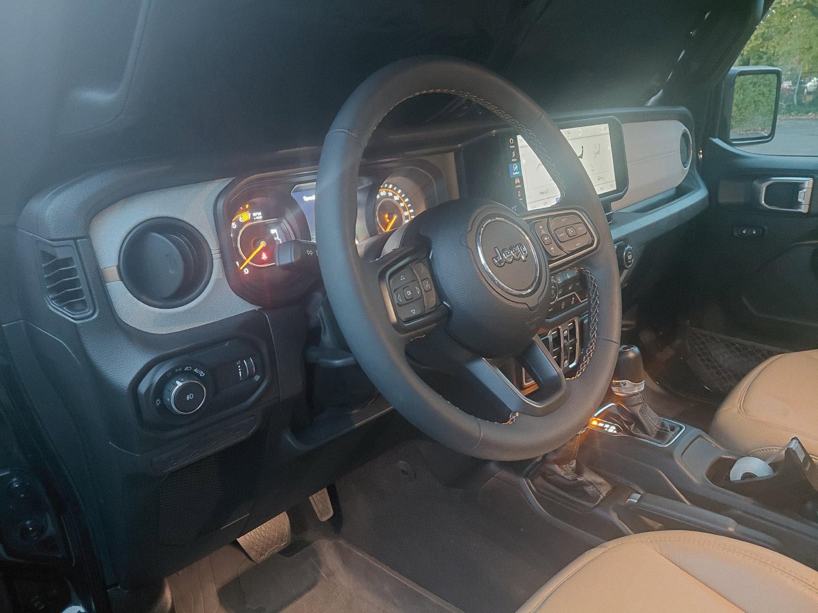 Used 2024 Jeep Wrangler Unlimited Sport AWD/4WD image 18