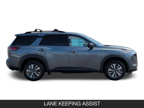 New 2026 Nissan Pathfinder SL image 6