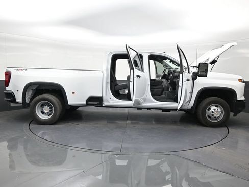 Used 2026 Chevrolet Silverado 3500 W/T AWD/4WD image 28
