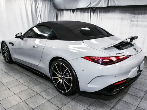 Used 2022 Mercedes-Benz SL 63 AMG 4MATIC w/ Driver Assistance Package image 5