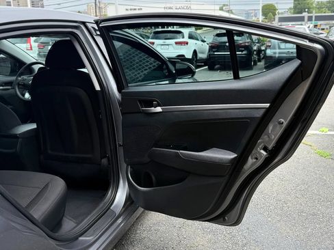 Used 2019 Hyundai Elantra SE w/ Cargo Package FWD image 28