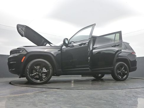 New 2025 Jeep Grand Cherokee L Limited image 60