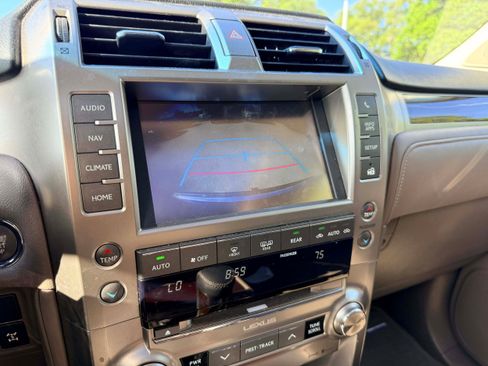Used 2019 Lexus GX 460 Premium AWD/4WD image 23