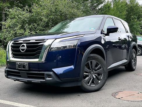 Used 2022 Nissan Pathfinder S AWD/4WD image 3