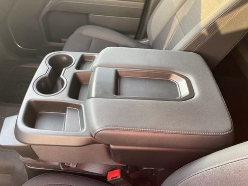 Used 2025 Chevrolet Silverado 1500 LT AWD/4WD image 18