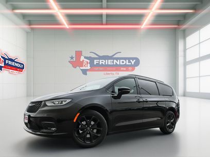 New 2026 Chrysler Pacifica Select