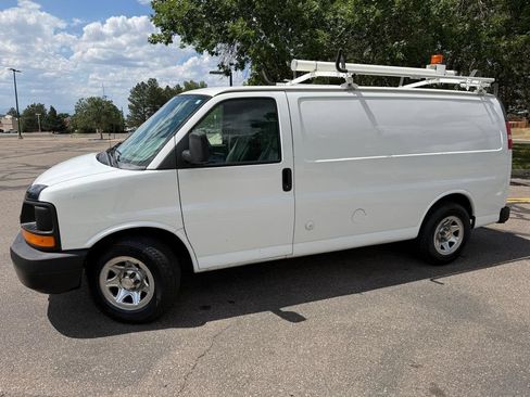 Used 2012 Chevrolet Express 1500 RWD image 3