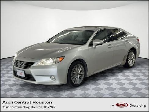 Used 2013 Lexus ES 350 w/ Luxury Pkg FWD image 1