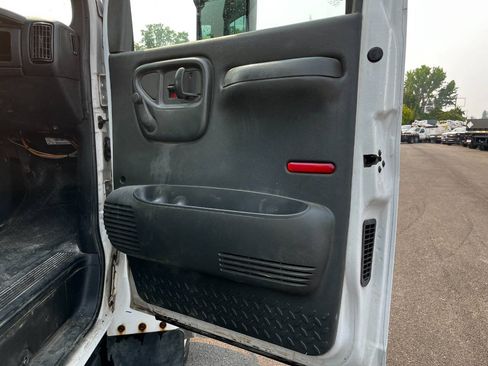 Used 2006 Chevrolet Kodiak C4500 2WD Regular Cab image 14