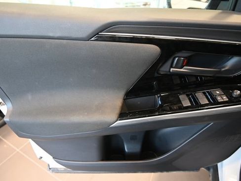 Certified 2025 Subaru Solterra AWD/4WD image 18