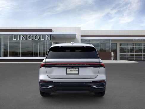 New 2026 Lincoln Nautilus Premier image 5