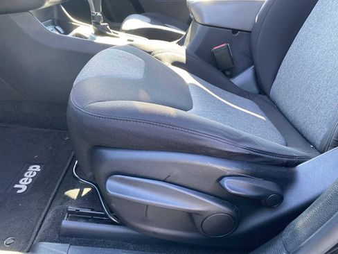 Used 2014 Jeep Cherokee Latitude image 26