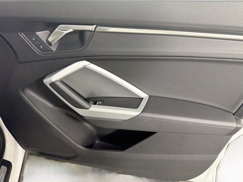 Used 2025 Audi Q3 2.0T Premium AWD/4WD image 32