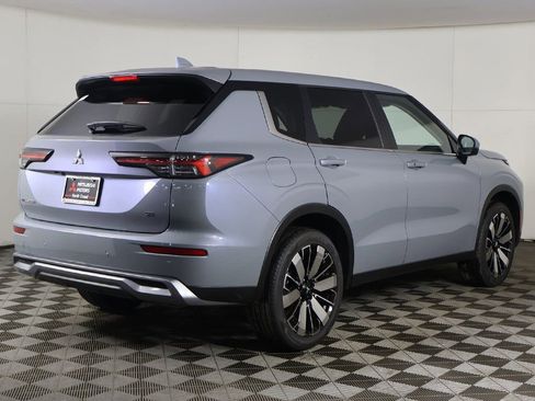 New 2026 Mitsubishi Outlander SE FWD image 12