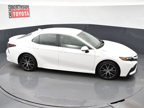 Used 2024 Toyota Camry SE image 20