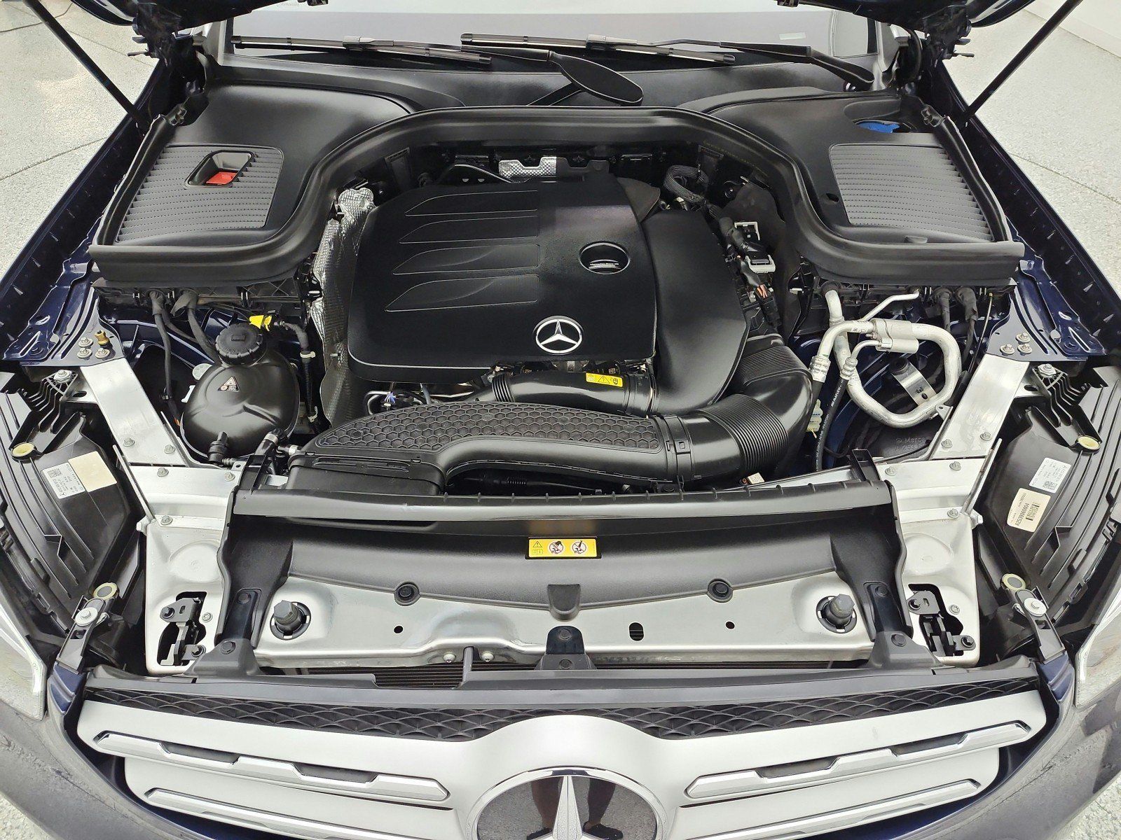 Certified 2022 Mercedes-Benz GLC 300 4MATIC w/ Premium Package Lite image 16