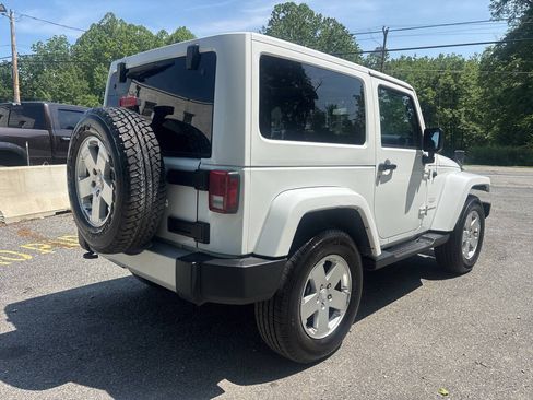 Used 2012 Jeep Wrangler Sahara w/ Connectivity Group AWD/4WD image 11