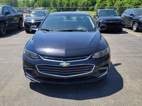 Used 2018 Chevrolet Malibu LT FWD image 1