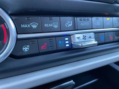 Used 2022 Ford Expedition XLT image 30