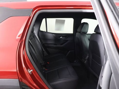 Used 2025 Chevrolet Equinox LT w/ Convenience Package II image 28