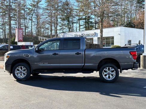 Used 2024 Nissan Titan SV w/ SV Convenience Package image 5