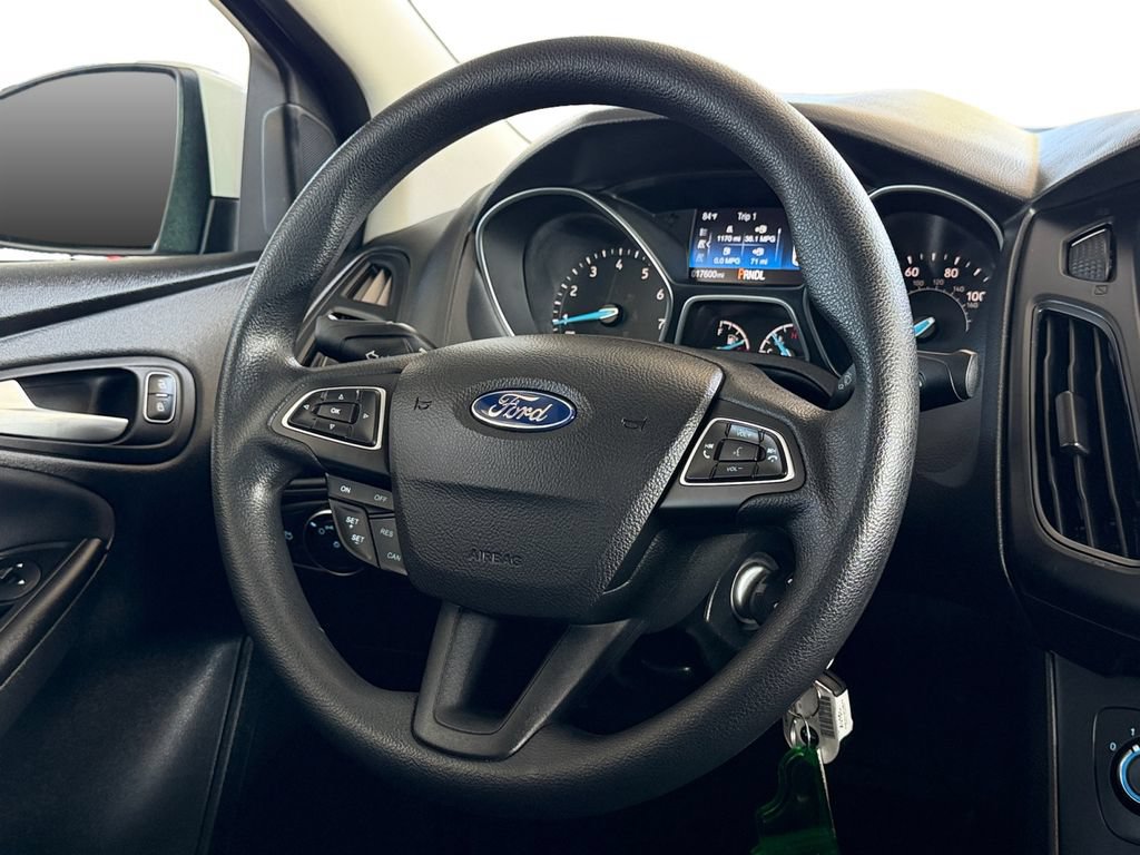 Used 2018 Ford Focus SE FWD image 12