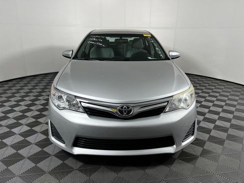 Used 2014 Toyota Camry LE image 2