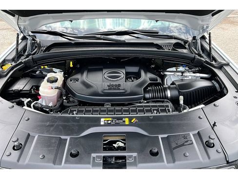 Used 2023 Jeep Grand Cherokee Summit AWD/4WD image 55