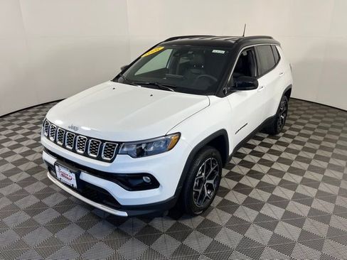 Used 2026 Jeep Compass Limited AWD/4WD image 3