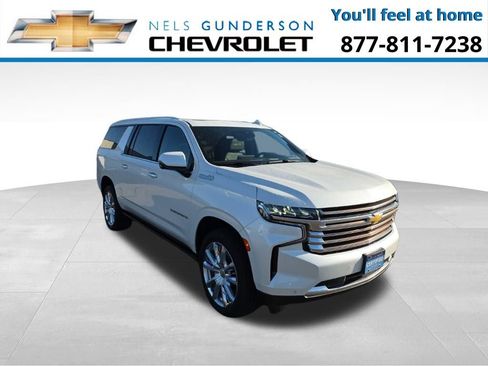 Used 2024 Chevrolet Suburban High Country w/ Advanced Technology Package image 1