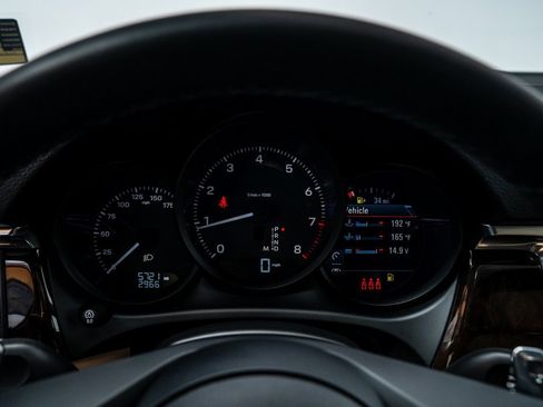 Used 2025 Porsche Macan image 15