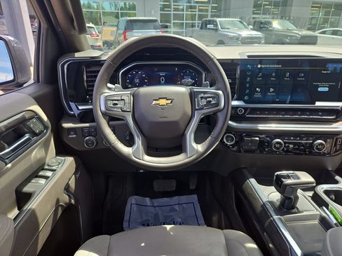 Used 2025 Chevrolet Silverado 1500 LTZ w/ Z71 Off-Road Package AWD/4WD image 19