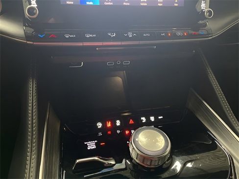 Used 2024 Jeep Wagoneer Series II w/ Flexible Seating Group image 22