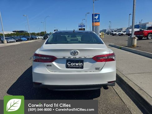 Used 2021 Toyota Camry XLE w/ Navigation Package AWD/4WD image 8