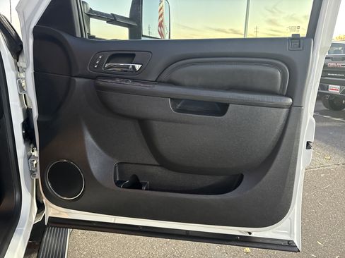 Used 2014 GMC Sierra 3500 Denali image 25