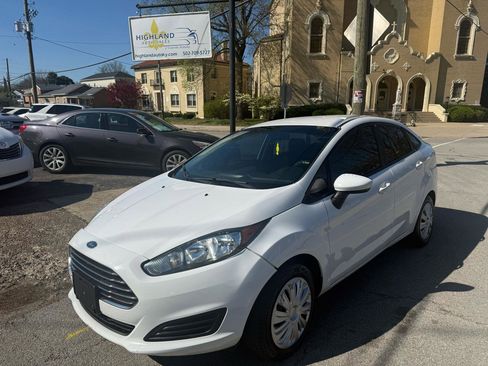 Used 2014 Ford Fiesta S image 1