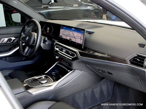 Used 2023 BMW 330i Sedan w/ M Sport Package RWD image 32