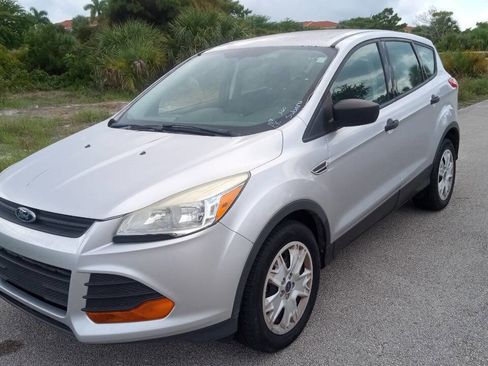Used 2015 Ford Escape S image 5