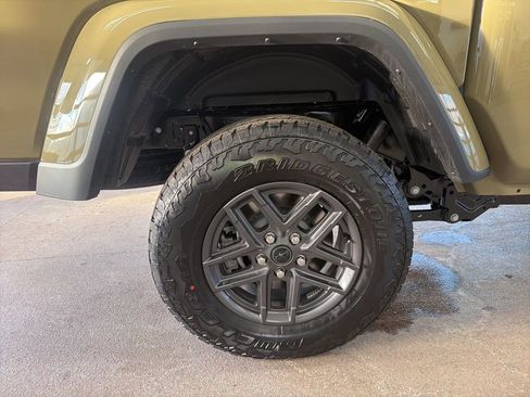 New 2026 Jeep Gladiator Sport AWD/4WD image 24