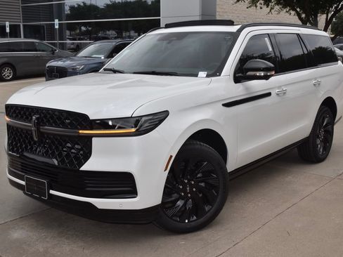 New 2027 Lincoln Navigator Reserve w/ Jet Appearance Package AWD/4WD image 12
