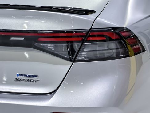 Used 2024 Honda Accord Sport image 28
