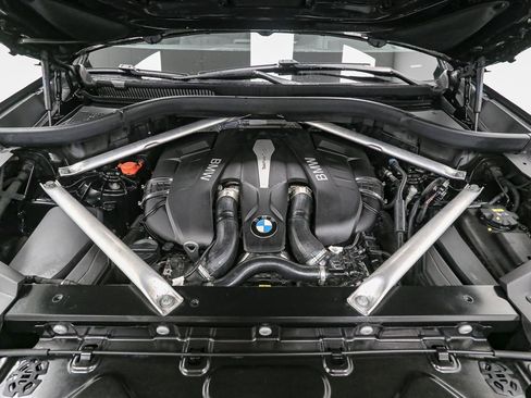 Used 2019 BMW X5 xDrive50i w/ M Sport Package AWD/4WD image 15