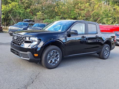New 2025 Ford Maverick XLT image 3