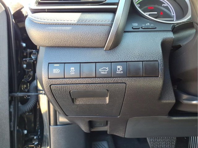 Used 2022 Toyota Camry XLE FWD image 14