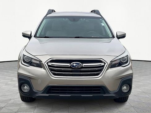 Used 2018 Subaru Outback 2.5i Limited image 3
