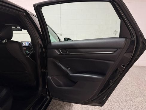 Used 2018 Honda Accord Sport image 34