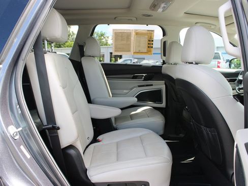 Used 2020 Kia Telluride SX FWD image 32